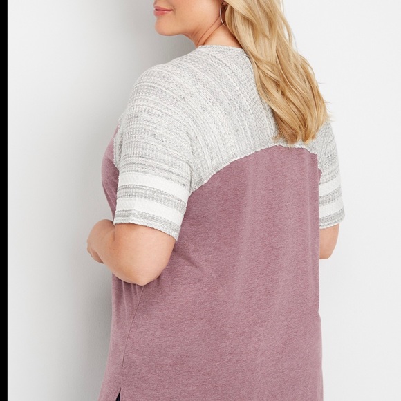 NWOT Maurices size XL or 2X graphic thermal sleeve - Picture 2 of 8